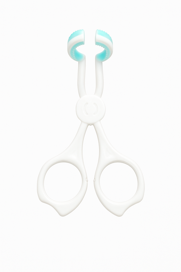 Eye Oponer for contact lens application